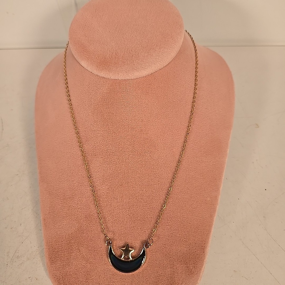 Moon & Star Mood Pendant Color Changing‎ Thermochromic Necklace Y2K
